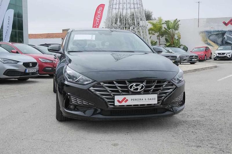 Usado Hyundai i30 120 HP (88 kW) 2022 Preto Citadino