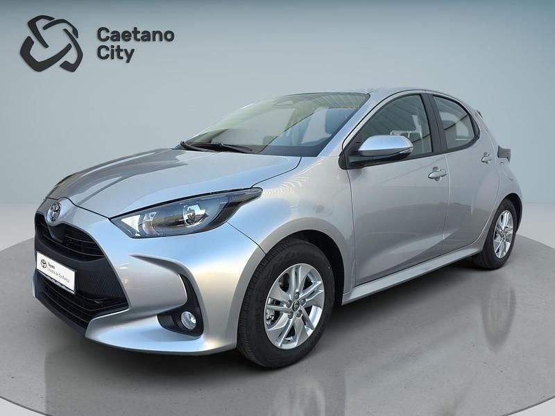 Cinza (pintura metalizada) Usado 2023 Toyota Yaris Comfort | € 20.500 - Imagem 1/4