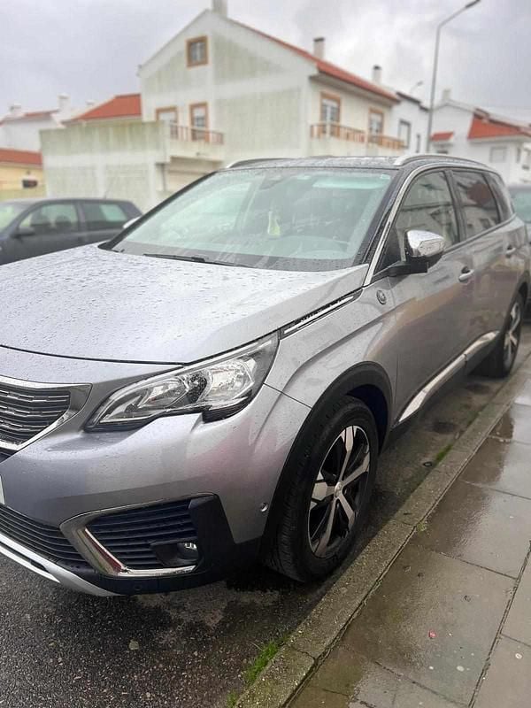 Cinzento Usado 2019 Peugeot 5008 Citadino | € 16.000 (Bom preço) - Imagem 1/4