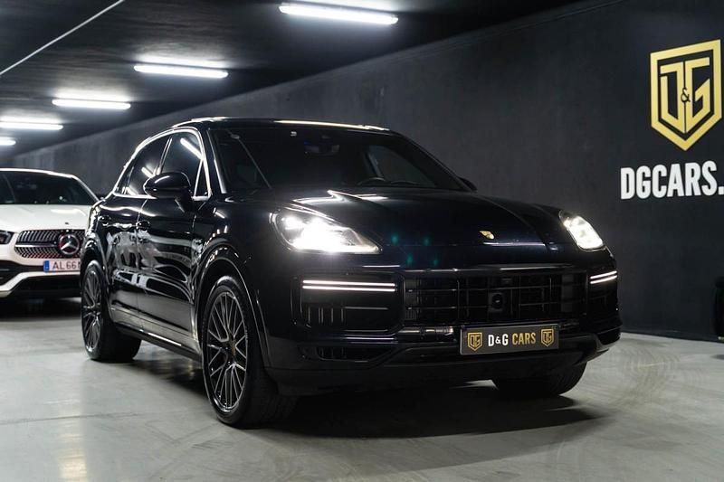 Preto Usado 2020 Porsche Cayenne SUV | € 74.900 - Imagem 1/4