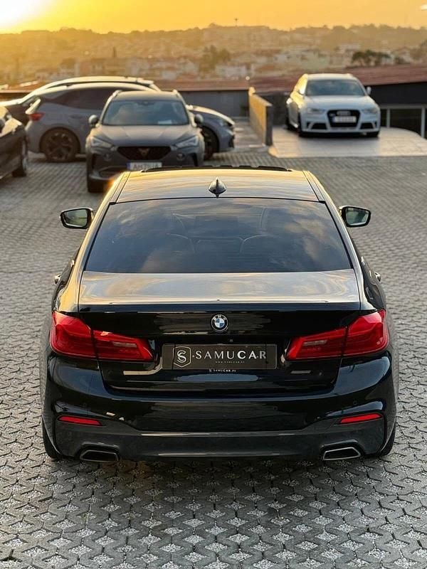 Usado BMW 330 Luxury Line 252 HP (185 kW) 2018 Preto Sedan