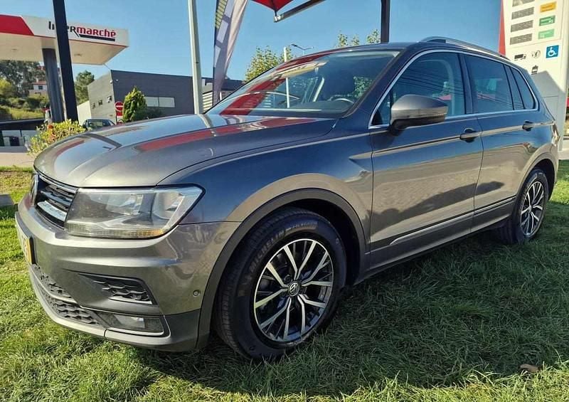 Cinzento Usado 2018 VW Tiguan SUV | € 21.000 (Preço justo) - Imagem 1/4