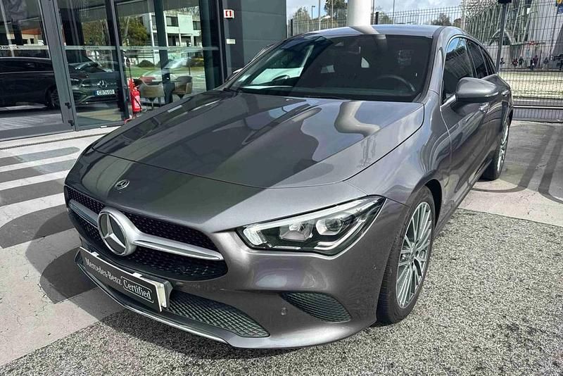Usado Mercedes CLA180 Progressive 116 HP (85 kW) 2021 Cinzento Sedan