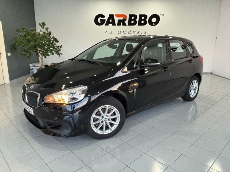 Preto Usado 2020 BMW 216 Active Tourer Advantage Monovolume | € 19.950 (Preço justo) - Imagem 1/4