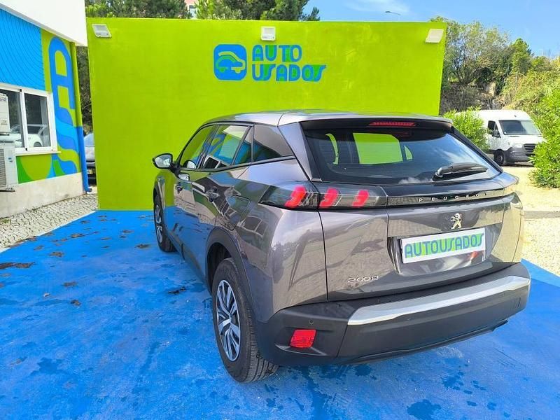 Usado Peugeot 2008 100 HP (73 kW) 2023 Cinzento SUV