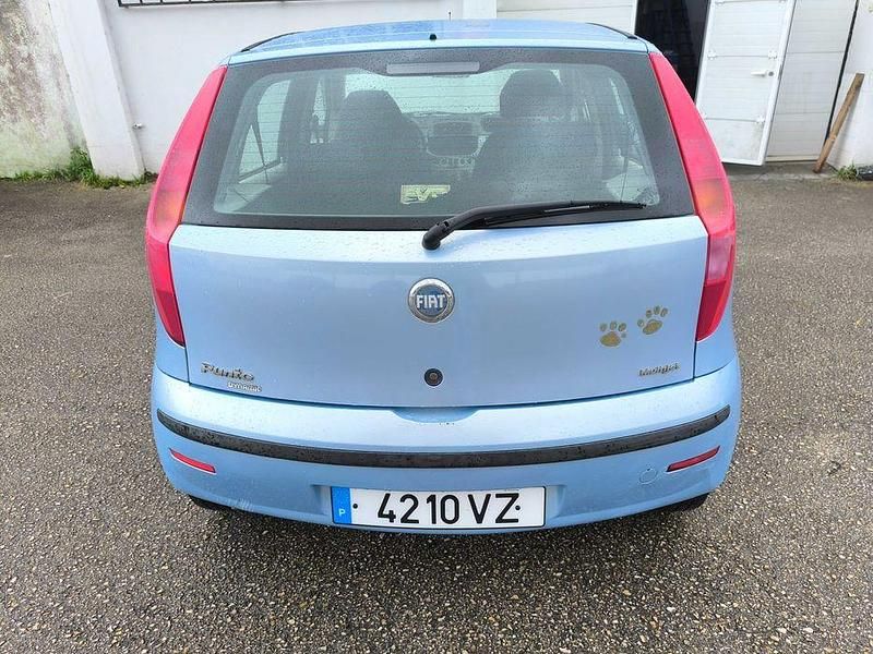 Usado Fiat Punto 70 HP (51 kW) 2004 Sedan