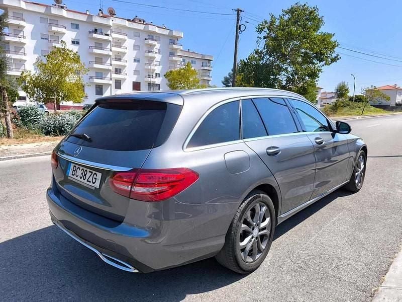 Usado Mercedes C180 116 HP (85 kW) 2016 Cinzento Carrinha