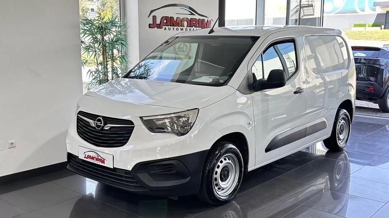 Branco Usado 2022 Opel Combo Essentia Monovolume | € 12.999 (Super Preço) - Imagem 1/4