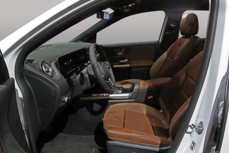 Preto Usado 2023 Mercedes GLA220 AMG line SUV | € 62.600 - Imagem 1/4