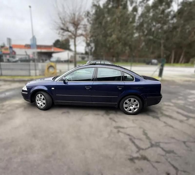 Usado VW Passat Highline 130 HP (95 kW) 2001 Azul Sedan