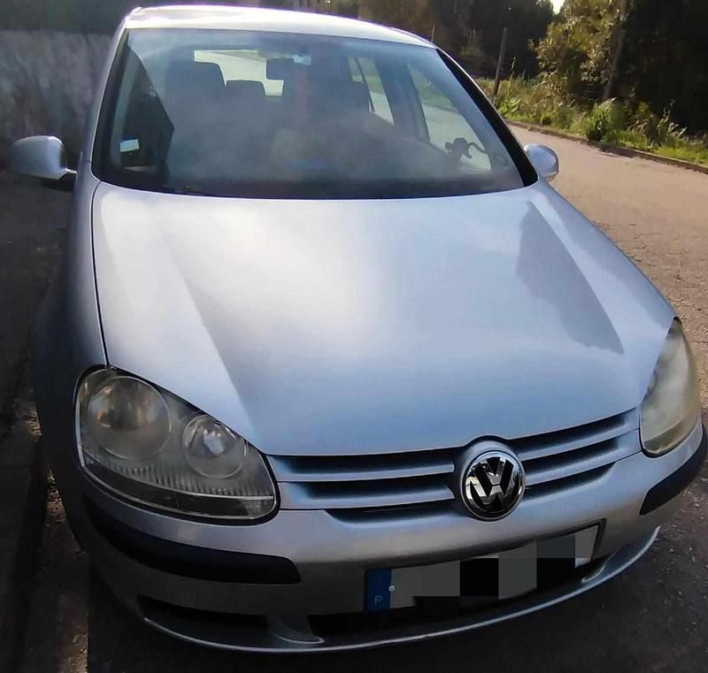 Cinzento Usado 2005 VW Golf IV Citadino | € 4.900 (Preço elevado) - Imagem 1/4