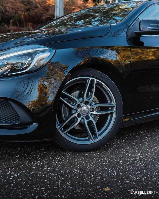 Usado Mercedes A180 109 HP (80 kW) 2016 Preto Citadino