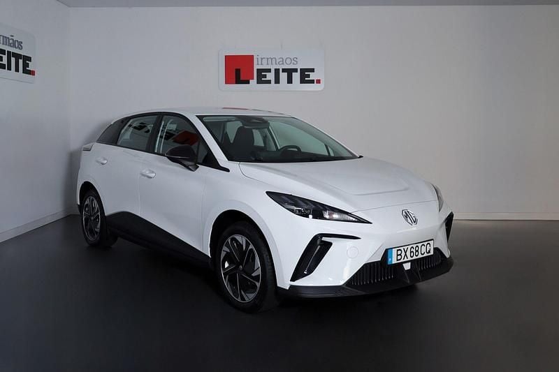 Branco Novo 2025 MG MG4 EV Citadino | € 27.000 (Preço elevado) - Imagem 1/4