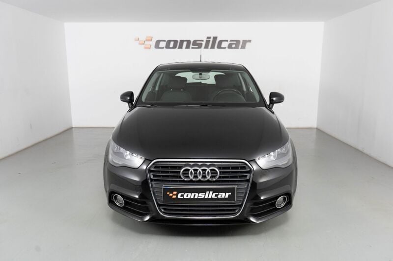 Preto Usado 2011 Audi A1 Citadino | € 10.890 (Bom preço) - Imagem 1/4