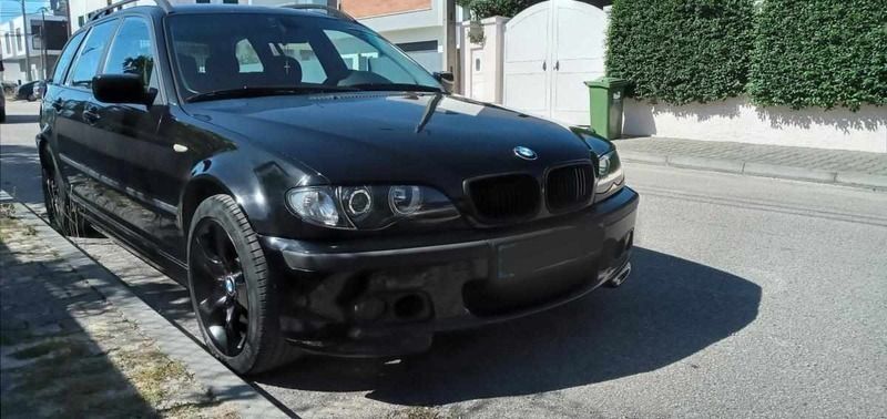 Preto Usado 2003 BMW 320 Carrinha | € 5.000 (Preço justo) - Imagem 1/4