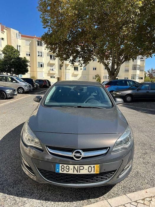 Usado 2013 Opel Astra Sedan | € 6.000 (Preço justo) - Imagem 1/4