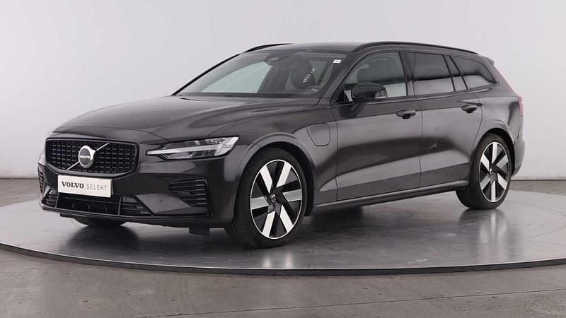 Cinzento Usado 2025 Volvo V60 Carrinha | € 44.800 (Preço justo) - Imagem 1/4