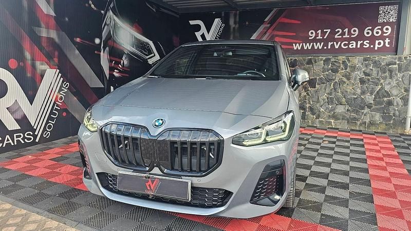 Cinza Usado 2022 BMW 225 Active Tourer Monovolume | € 37.500 - Imagem 1/4