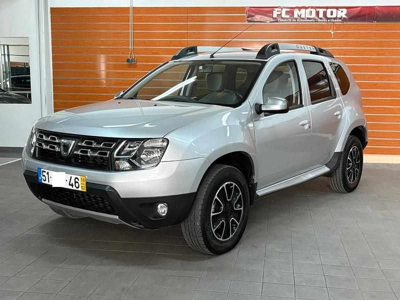 Cinzento Usado 2016 Dacia Duster SUV | € 13.750 (Preço justo) - Imagem 1/4