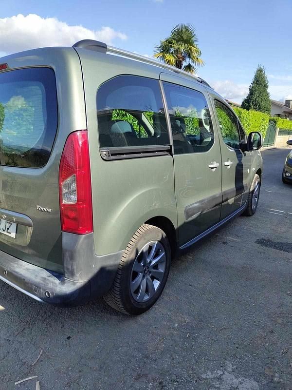 Usado Peugeot Partner 90 HP (66 kW) 2009 Verde Monovolume