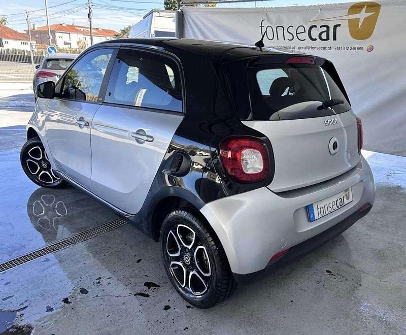 Usado Smart ForFour Passion 71 HP (52 kW) 2016 Cinza prata Citadino