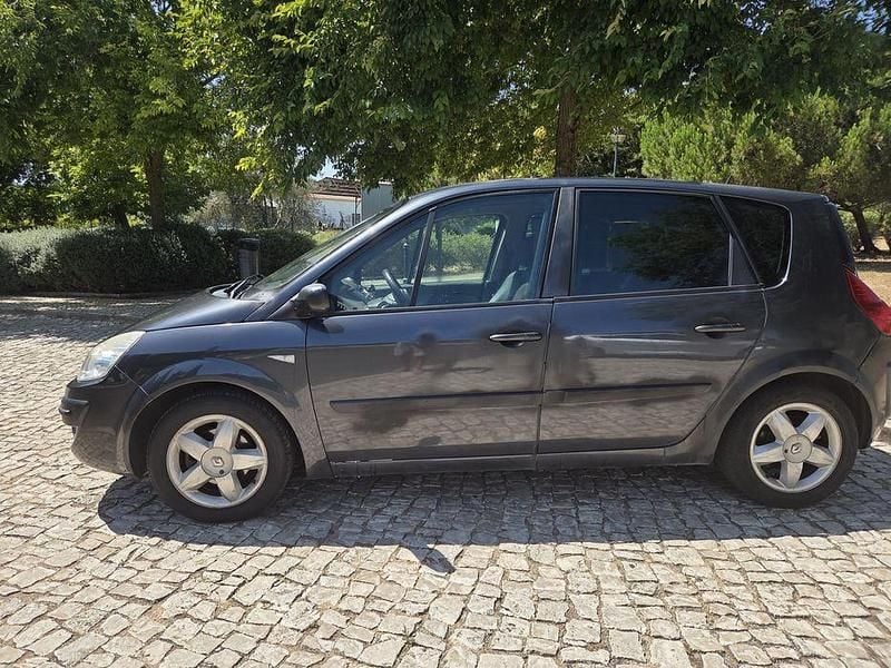 Usado 2008 Renault Mégane III Sedan | € 1.900 (Bom preço) - Imagem 1/4