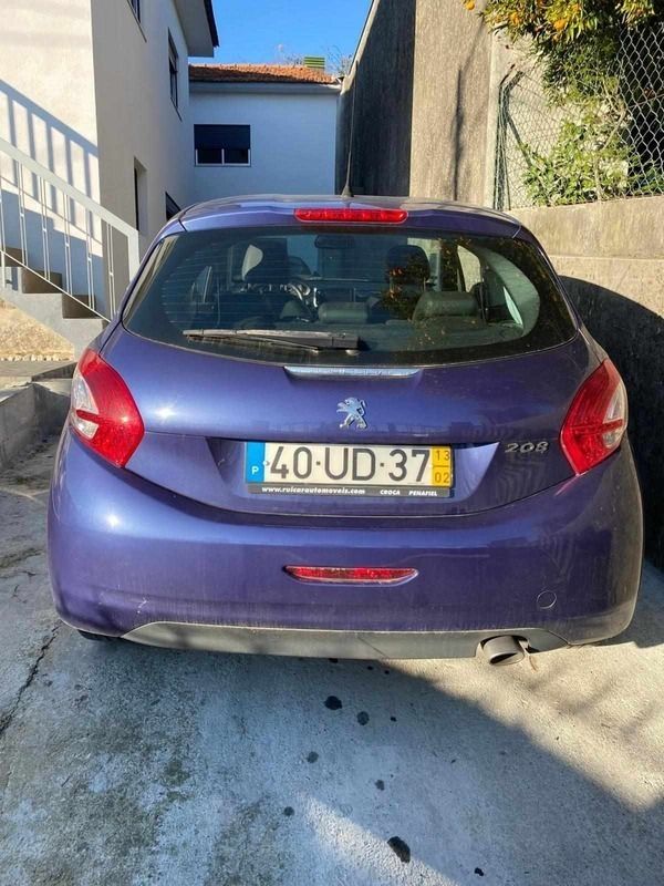 Azul Usado 2013 Peugeot 208 Citadino | € 9.750 (Preço elevado) - Imagem 1/4