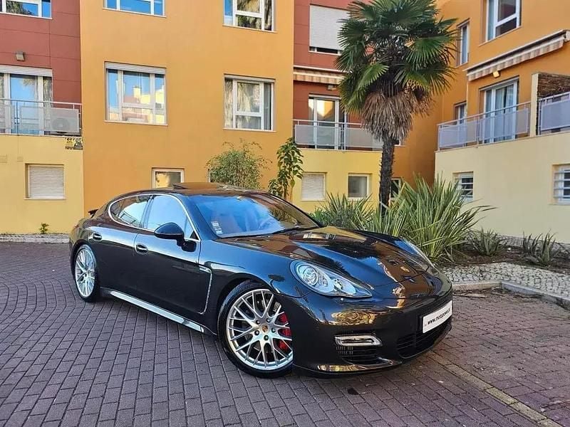 Preto Usado 2010 Porsche Panamera Turbo Sedan | € 48.980 - Imagem 1/4