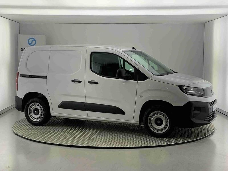 Branco Usado 2024 Opel Combo Monovolume | € 19.990 (Preço justo) - Imagem 1/4