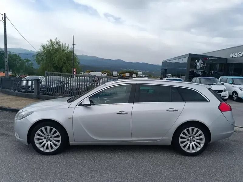 Cinza Usado 2009 Opel Insignia Cosmo Carrinha | € 7.500 (Preço elevado) - Imagem 1/4