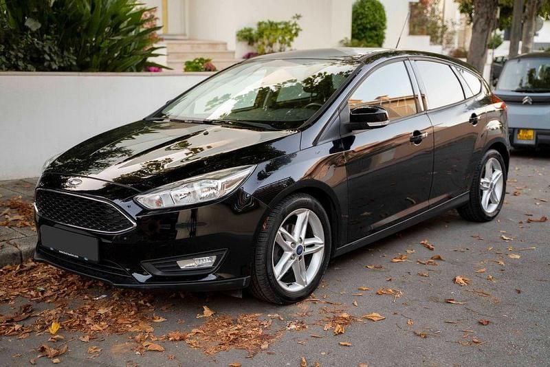 Usado 2015 Ford Focus Sedan | € 10.490 (Preço justo) - Imagem 1/4