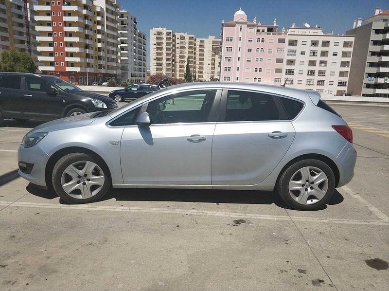 Usado Opel Astra 110 HP (80 kW) 2015 Sedan