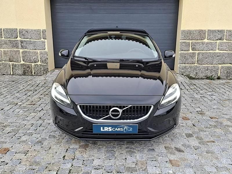 Preto Usado 2018 Volvo V40 Kinetic Carrinha | € 15.990 (Preço justo) - Imagem 1/4