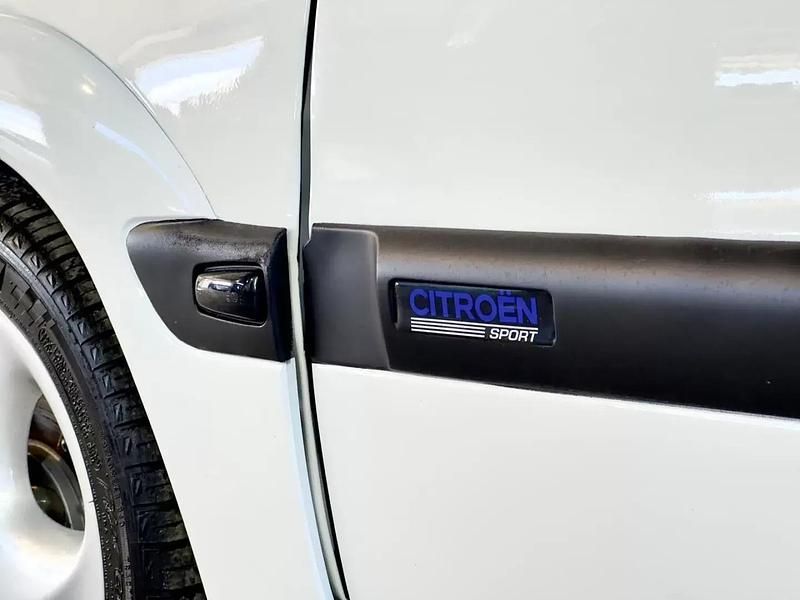 Usado Citroën Saxo 75 HP (55 kW) 2002 Branco Citadino