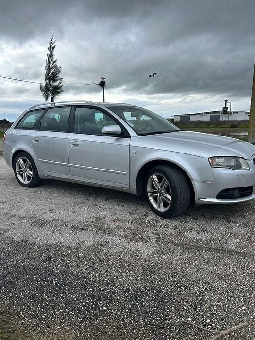 Usado Audi A4 140 HP (102 kW) 2005 Sedan