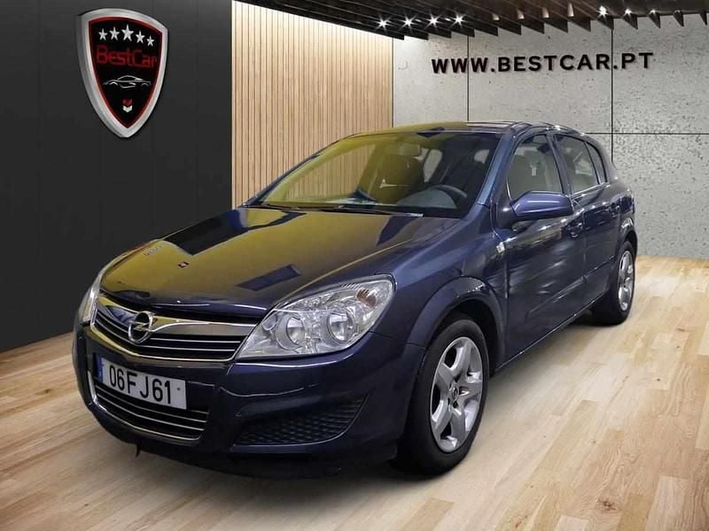 Cinzento Usado 2008 Opel Astra Citadino | € 7.450 - Imagem 1/4