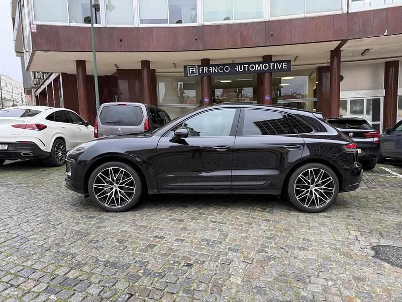 Preto Usado 2024 Porsche Macan SUV | € 94.800 - Imagem 1/4