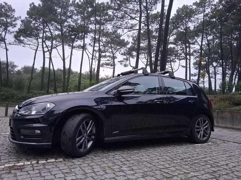 Usado VW Golf VII 105 HP (77 kW) 2014 Preto Citadino