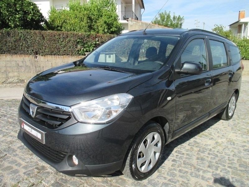 Dacia 7 мест