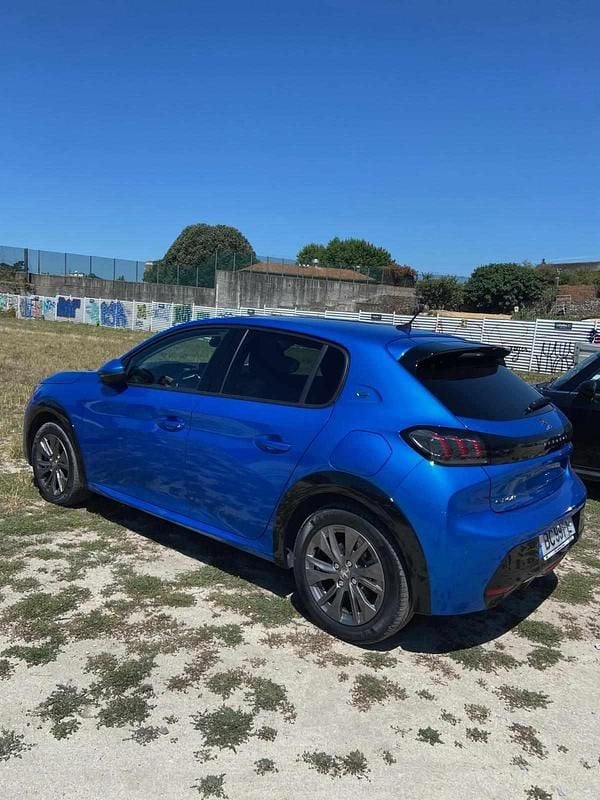 Azul Usado 2020 Peugeot e-208 Citadino | € 17.000 (Preço elevado) - Imagem 1/4