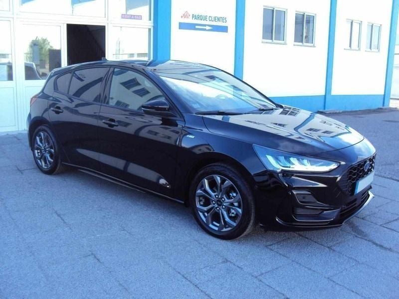 Preto Usado 2022 Ford Focus ST-Line Coupé | € 32.500 - Imagem 1/4