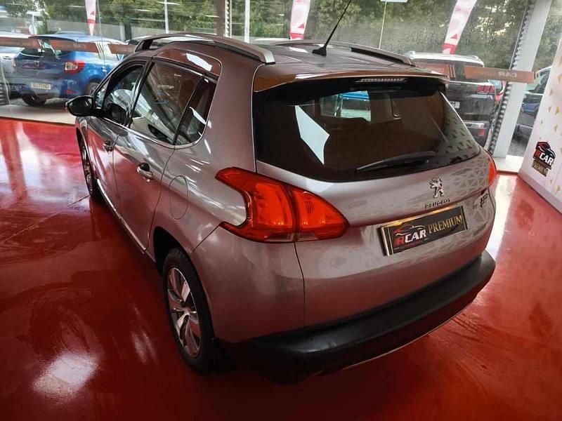 Usado Peugeot 2008 Active 92 HP (67 kW) 2015 Cinzento SUV