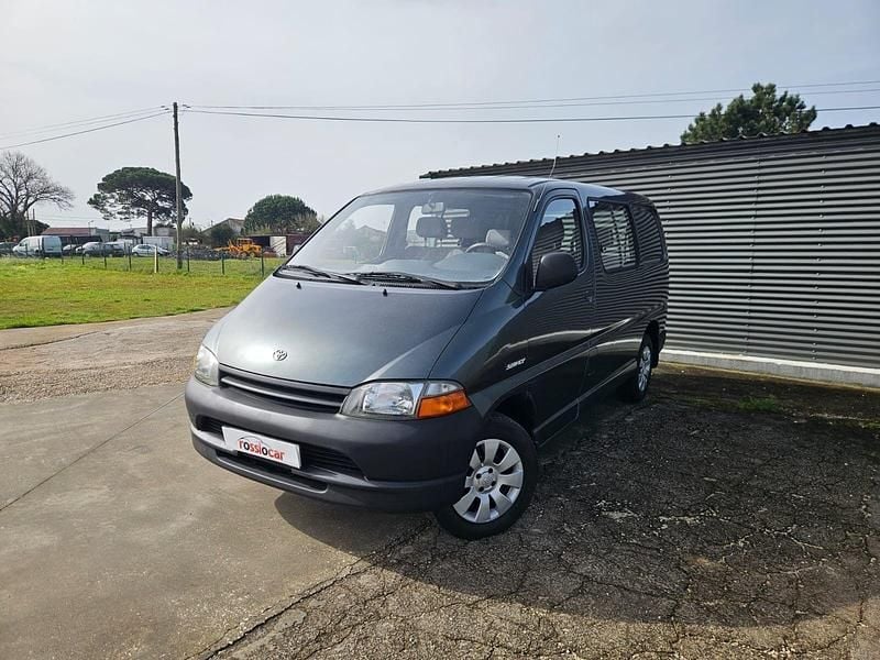 Usado Toyota HiAce 78 HP (57 kW) 2000 Cinza Monovolume