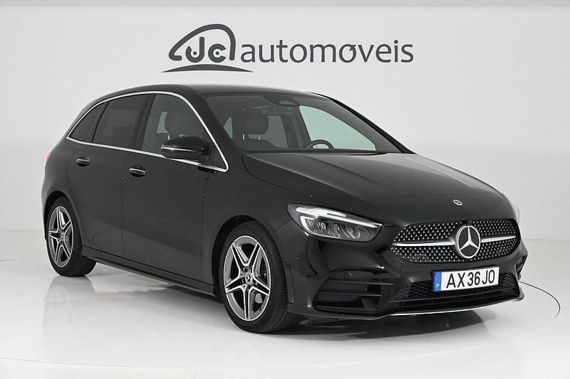 Preto Usado 2023 Mercedes B200 AMG line Monovolume | € 34.700 - Imagem 1/4