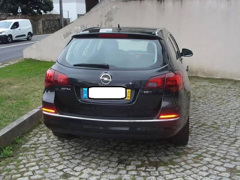 Usado Opel Astra Sport 136 HP (100 kW) 2015 Preto Carrinha