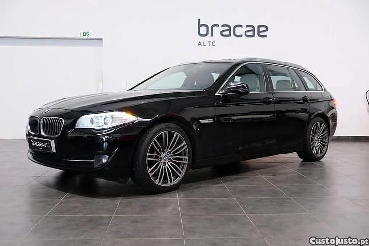 Preto Usado 2013 BMW 520 Luxury Line Carrinha | € 14.900 - Imagem 1/1