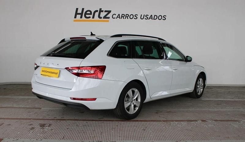 Usado Skoda Superb 150 HP (110 kW) 2023 Preto