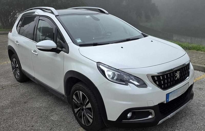 Usado Peugeot 2008 110 HP (80 kW) 2018 Branco SUV