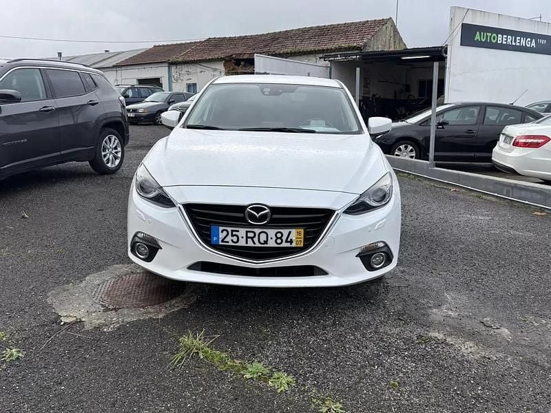 Branco Usado 2016 Mazda 3 Citadino | € 9.800 (Preço justo) - Imagem 1/4