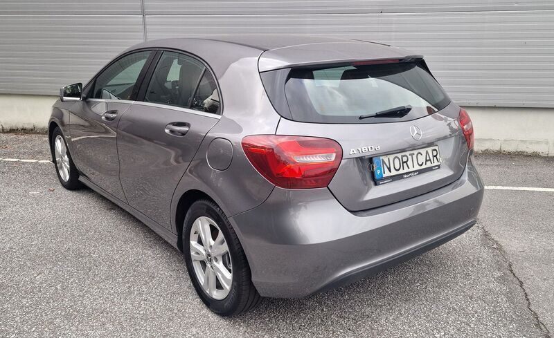 Usado Mercedes A180 Style 109 HP (80 kW) 2017 Cinza